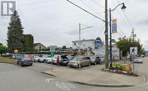 909 913 915 Twelfth Street, New Westminster, BC 