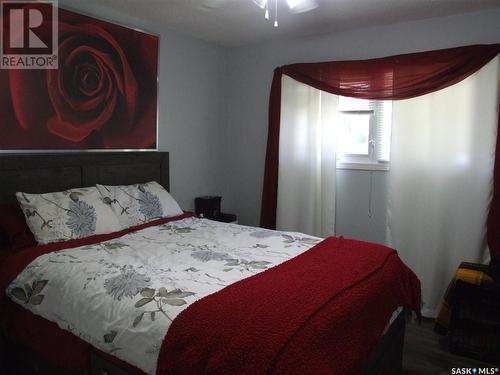 114 3Rd Street E, Leader, SK - Indoor Photo Showing Bedroom