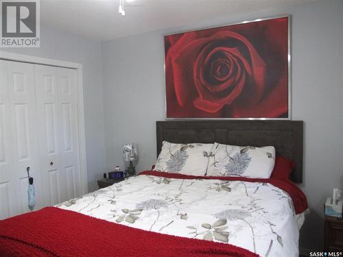 114 3Rd Street E, Leader, SK - Indoor Photo Showing Bedroom