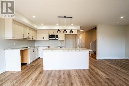 2952 Ruby Street, Chelmsford, ON - Indoor Photo Showing Kitchen