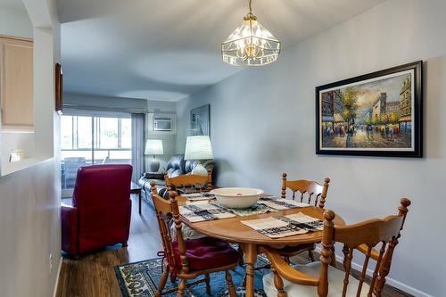 306-3850 Brown Road, West Kelowna, BC - Indoor Photo Showing Dining Room