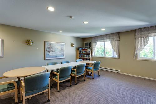 306-3850 Brown Road, West Kelowna, BC - Indoor Photo Showing Office