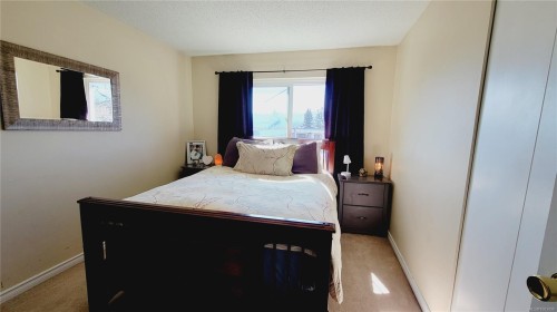 401-175 Centennial Dr, Courtenay, BC - Indoor Photo Showing Bedroom