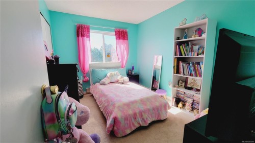 401-175 Centennial Dr, Courtenay, BC - Indoor Photo Showing Bedroom