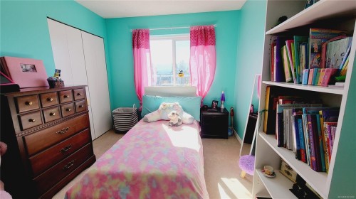 401-175 Centennial Dr, Courtenay, BC - Indoor Photo Showing Bedroom