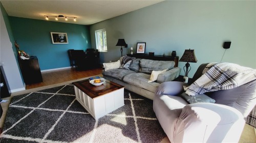 401-175 Centennial Dr, Courtenay, BC - Indoor Photo Showing Living Room