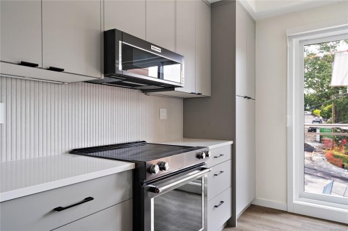 B507-1102 Esquimalt Rd, Esquimalt, BC - Indoor Photo Showing Kitchen