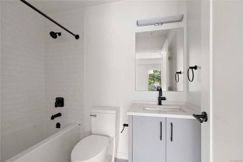 B507-1102 Esquimalt Rd, Esquimalt, BC - Indoor Photo Showing Bathroom