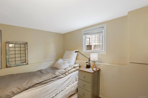 16 Howe St, Victoria, BC - Indoor Photo Showing Other Room