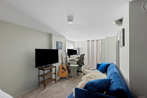 16 Howe St, Victoria, BC - Indoor