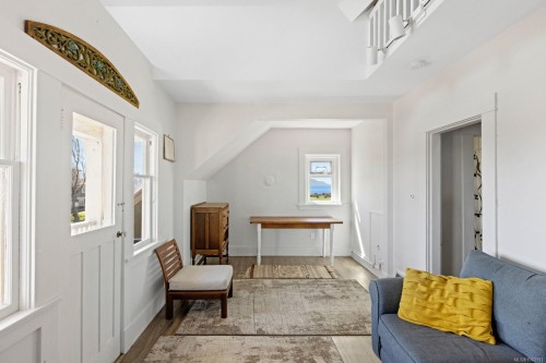16 Howe St, Victoria, BC - Indoor Photo Showing Other Room