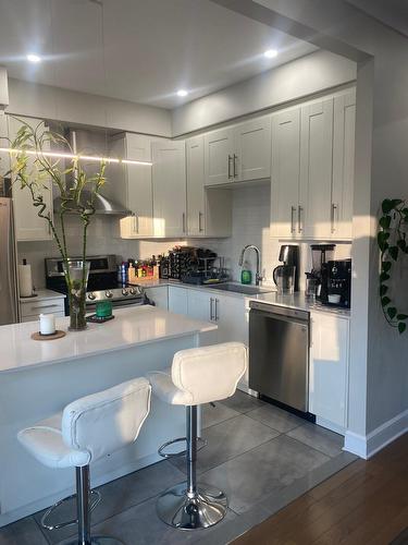 Kitchen - 5209 Av. Ponsard, Montréal (Côte-Des-Neiges/Notre-Dame-De-Grâce), QC - Indoor Photo Showing Kitchen
