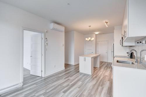 Salon - 410-7105 Rue De Lunan, Brossard, QC - Indoor Photo Showing Kitchen