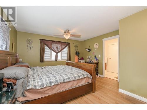 729 Stanley Avenue, Enderby, BC - Indoor Photo Showing Bedroom