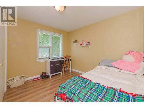 729 Stanley Avenue, Enderby, BC - Indoor Photo Showing Bedroom