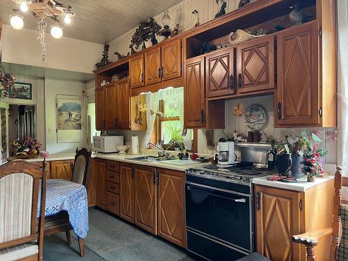 Cuisine - 4850 Ch. Brassard, Saint-Zénon, QC - Indoor Photo Showing Kitchen With Double Sink