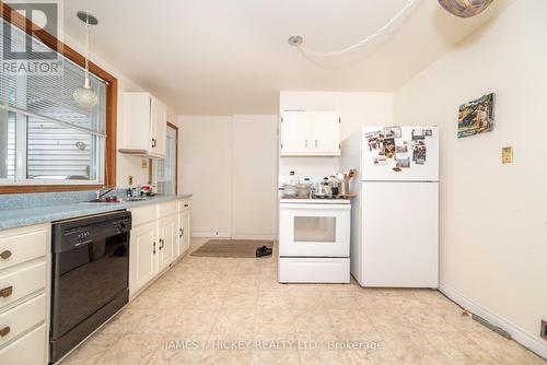 100 Algonquin Street, Deep River, ON - Indoor Photo Showing Kitchen
