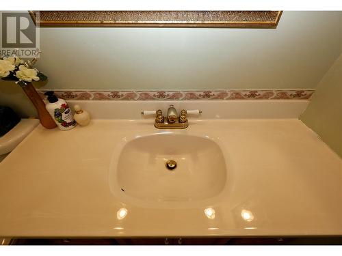 3361 & 3365 95 Highway, Golden, BC - Indoor Photo Showing Bathroom