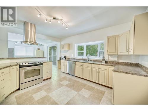 8014 89Th Street, Osoyoos, BC - Indoor Photo Showing Kitchen