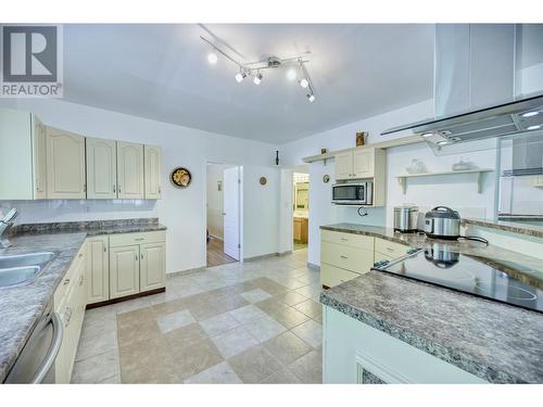 8014 89Th Street, Osoyoos, BC - Indoor Photo Showing Kitchen