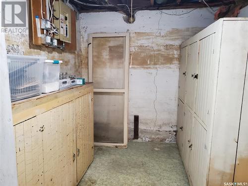 228 4Th Street E, Ponteix, SK - Indoor