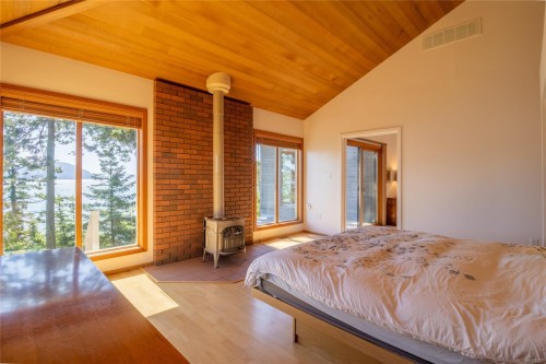 4308 Clam Bay Rd, Pender Island, BC 