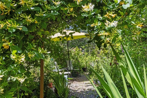 4155 North Rd, Saanich, BC 