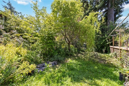4155 North Rd, Saanich, BC 