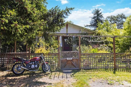 4155 North Rd, Saanich, BC 