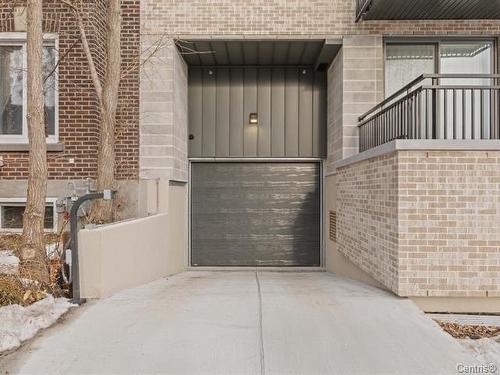 Garage - 206-6037 Boul. De Maisonneuve O., Montréal (Côte-Des-Neiges/Notre-Dame-De-Grâce), QC - Outdoor With Exterior