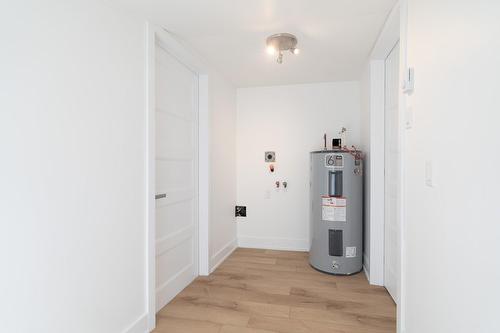 Salle de lavage - 16 Ch. De La Chute, Chute-Saint-Philippe, QC - Indoor Photo Showing Other Room