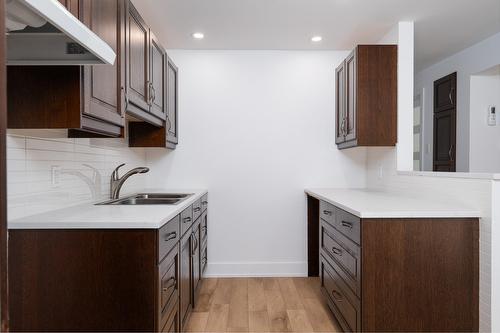 Cuisine - 16 Ch. De La Chute, Chute-Saint-Philippe, QC - Indoor Photo Showing Kitchen With Double Sink