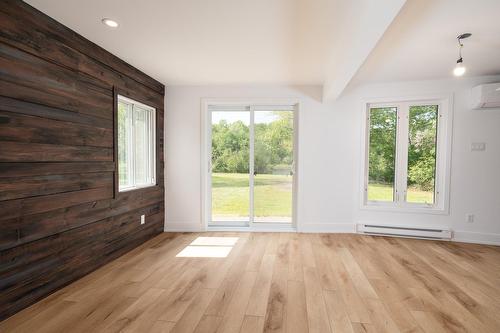 Salon - 16 Ch. De La Chute, Chute-Saint-Philippe, QC - Indoor Photo Showing Other Room