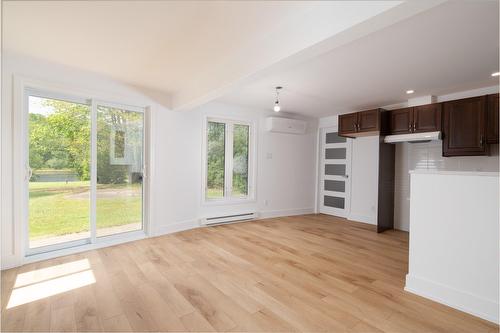 Salon - 16 Ch. De La Chute, Chute-Saint-Philippe, QC - Indoor