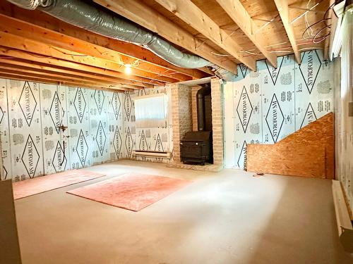 Salle familiale - 2365 Rue Guenette, Val-David, QC - Indoor Photo Showing Basement