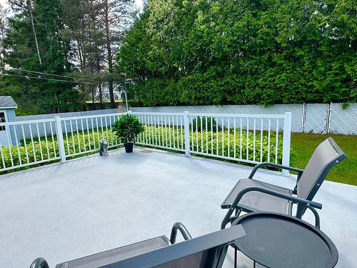 Terrasse - 2365 Rue Guenette, Val-David, QC - Outdoor