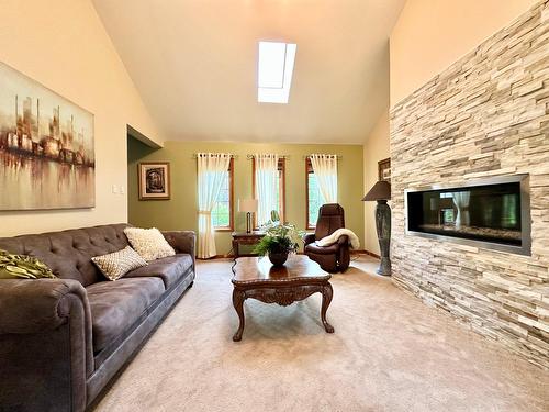 Salon - 2365 Rue Guenette, Val-David, QC - Indoor Photo Showing Living Room With Fireplace