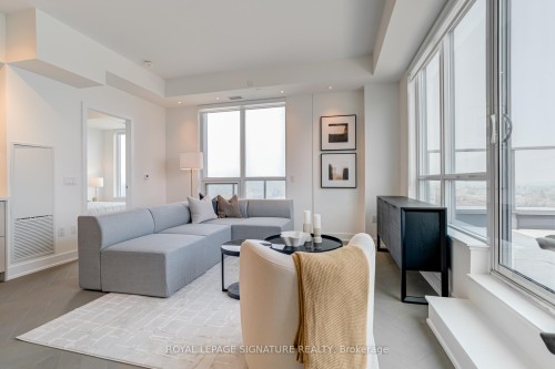1303-2 Teagarden Court, Toronto, ON - Indoor Photo Showing Living Room