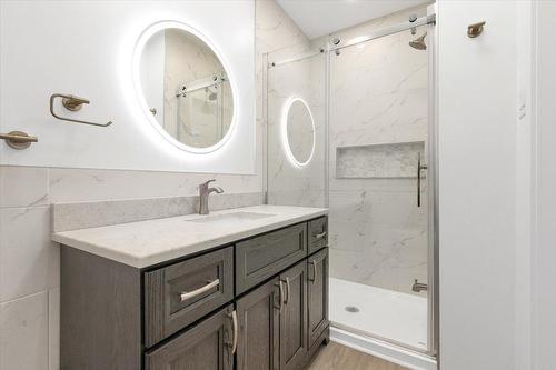 Bathroom - 200-1572 Av. Summerhill, Montréal (Ville-Marie), QC - Indoor Photo Showing Bathroom