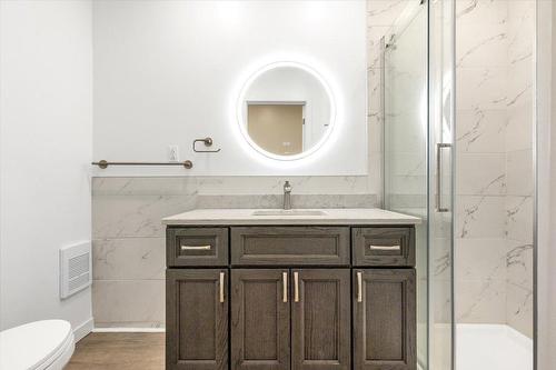 Bathroom - 200-1572 Av. Summerhill, Montréal (Ville-Marie), QC - Indoor Photo Showing Bathroom