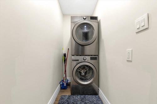 Laundry room - 200-1572 Av. Summerhill, Montréal (Ville-Marie), QC - Indoor Photo Showing Laundry Room