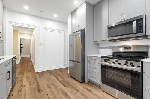 Kitchen - 200-1572 Av. Summerhill, Montréal (Ville-Marie), QC - Indoor Photo Showing Kitchen With Upgraded Kitchen