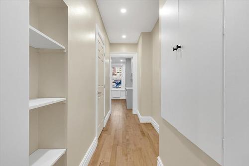 Passageway - 200-1572 Av. Summerhill, Montréal (Ville-Marie), QC - Indoor Photo Showing Other Room
