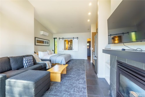 1104-596 Marine Dr, Ucluelet, BC - Indoor Photo Showing Living Room With Fireplace
