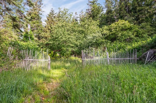 348 Lazo Rd, Comox, BC 