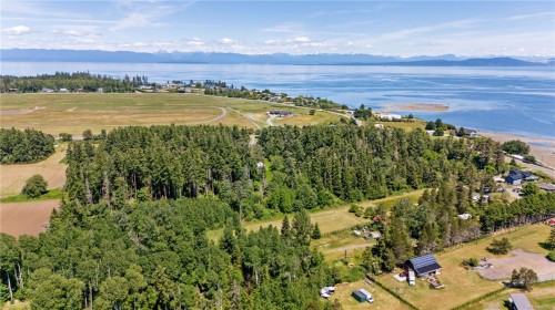 348 Lazo Rd, Comox, BC 