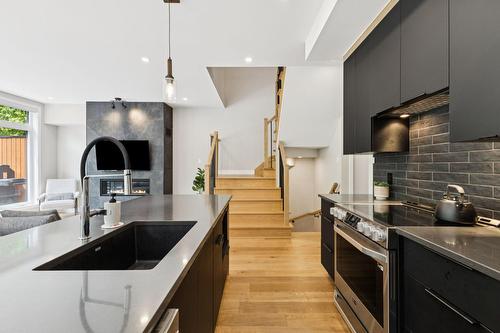 Kitchen - 1100 Allée Du Géant, Mont-Tremblant, QC - Indoor Photo Showing Kitchen With Upgraded Kitchen