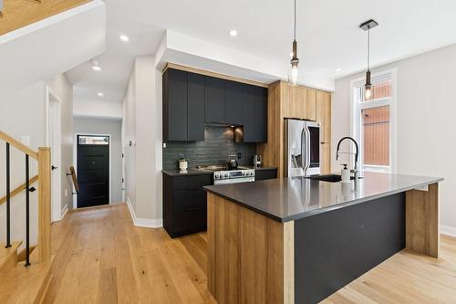 Kitchen - 1100 Allée Du Géant, Mont-Tremblant, QC - Indoor Photo Showing Kitchen With Upgraded Kitchen
