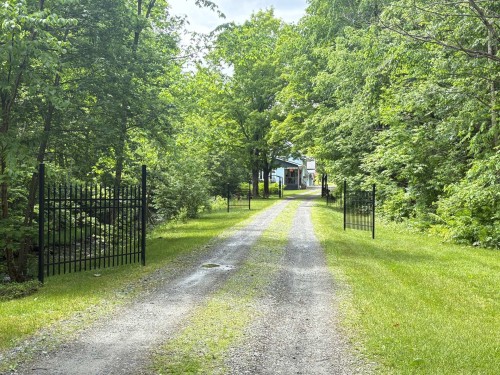 Entrée extérieure - 18  - 22 Rue Beauregard, Eastman, QC - Outdoor