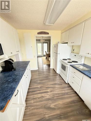 South Weyburn Acreage, Weyburn Rm No. 67, SK - Indoor Photo Showing Kitchen
